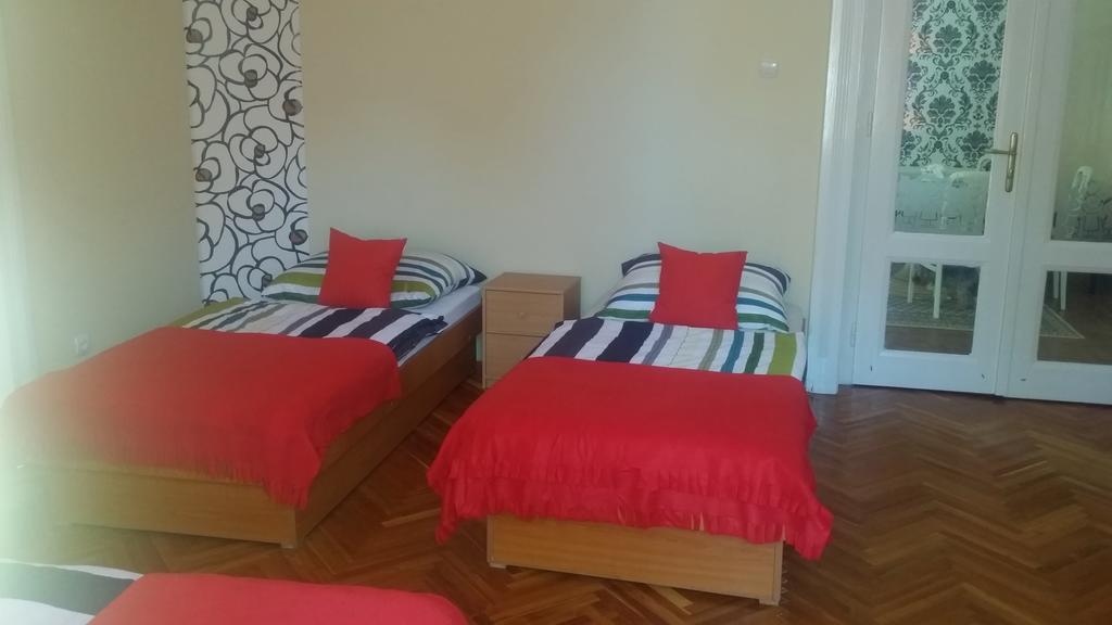 Horvath Apartmanhaz Kaposvár Exteriör bild